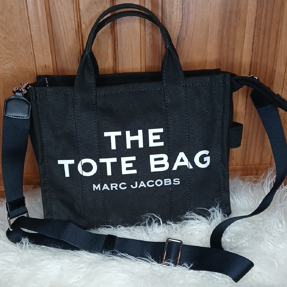 Marc Jacobs Black Messenger Bag